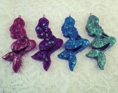 Pinup Glitter Mix Mermaid Shillouette Resin Necklace