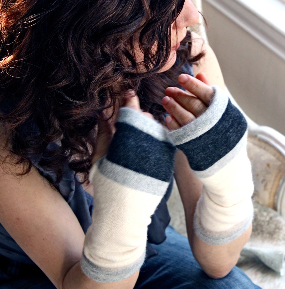 Merino Wool Fingerless Gloves. Fingerless Mittens ,Wrist Warmers ,arm warmers. Gift for her, office gloves, texting gloves