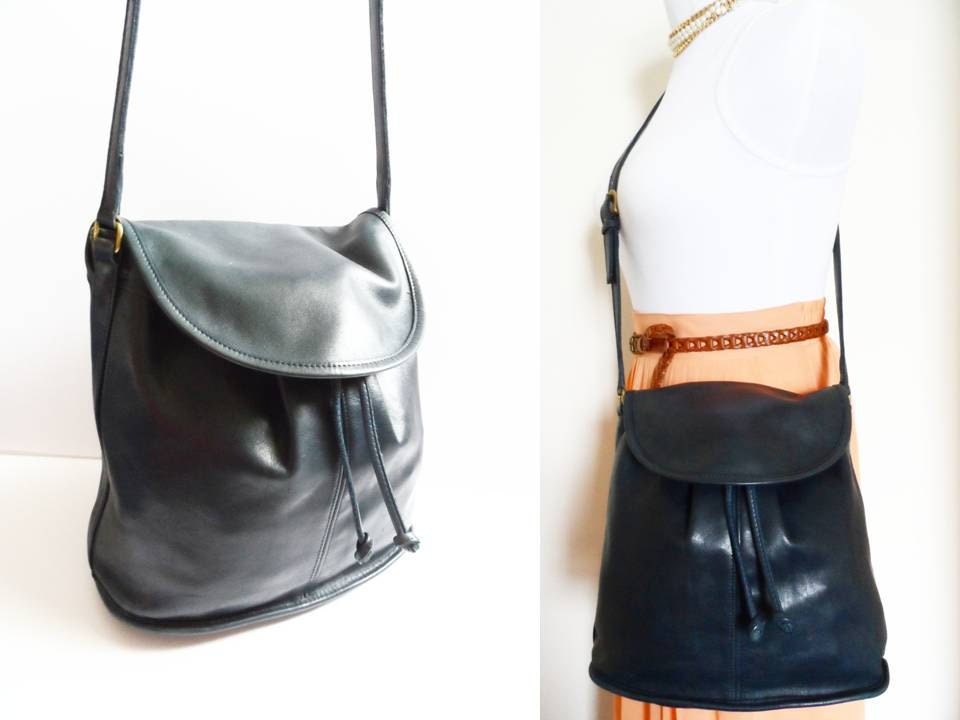 Vintage Coach Navy Shoulder Pouch, Drawstring Bucket Bag Blue Leather Messenger Hipster Crossbody Purse Saddle Hobo Large Satchel