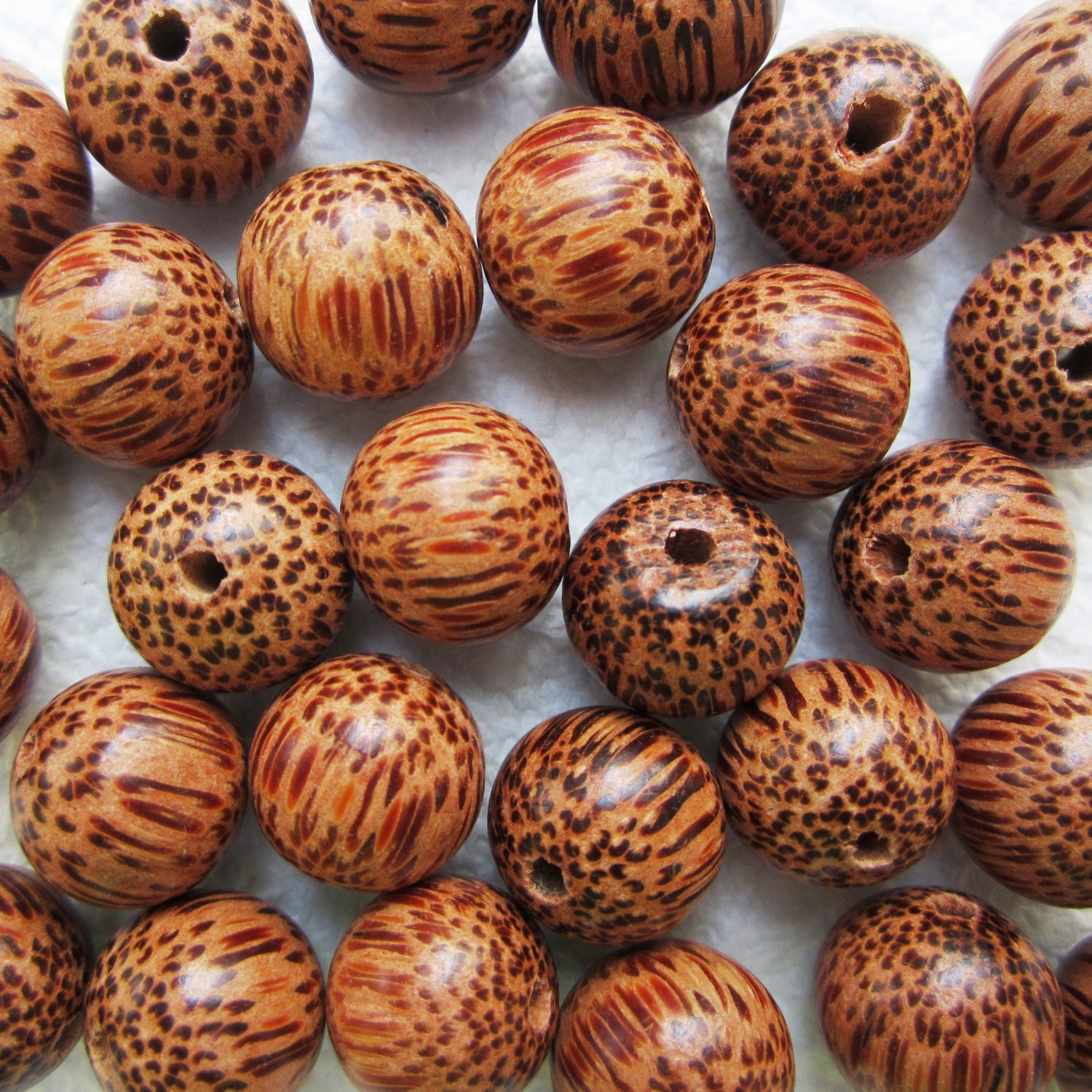 Round Palm Wood Beads, 15 mm -- 14 Beads