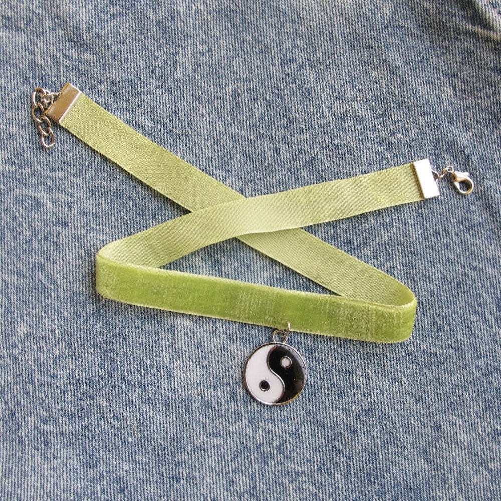 green yin yang choker