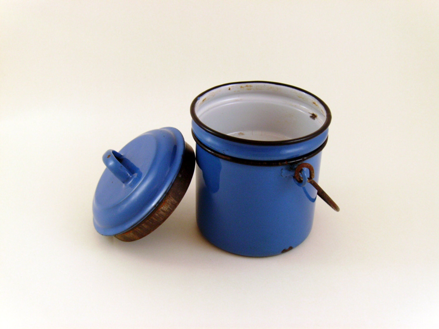 Vintage French enamelware pot - blue enamel pot - french pot - vintage french pot - blue lunch box - vintage french box
