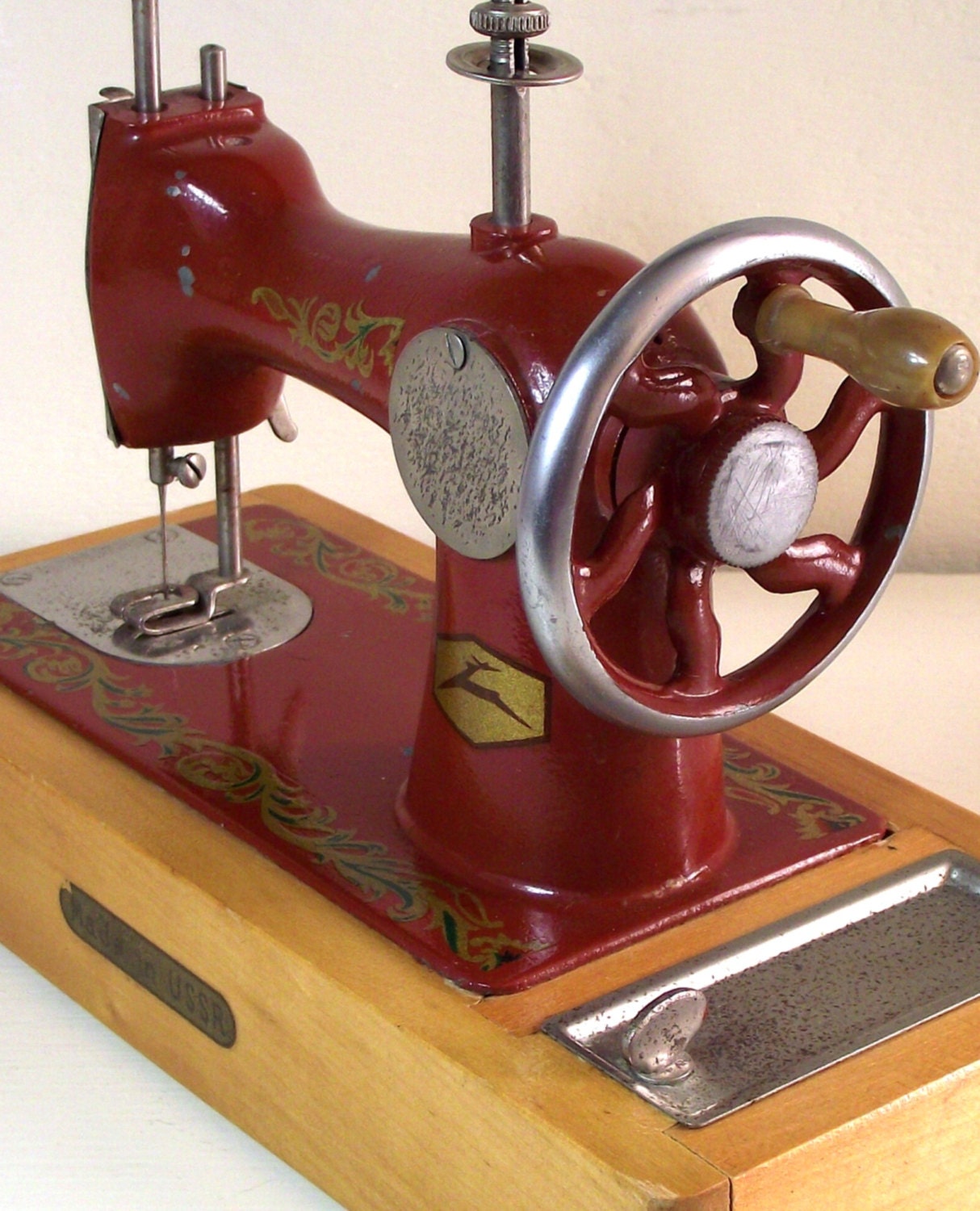 Vintage Children's Miniature Hand Sewing Machine. 1950's. Made in USSR. Collectable.