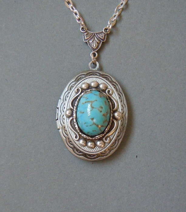 Robins egg,Turquoise Glass Cabs in a Classic Oval Silver Locket Necklace.Bridesmaid Necklace.Mothers Day Gift