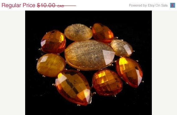 Vintage Brooch Large Acryllic Faceted Gems Harvest Gold 10.00 obo