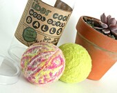 eco earth day gift, mother's day, über cool wool dryer balls, sustainable eco friendly laundry, spring cleaning, wholesale, chartreuse pink