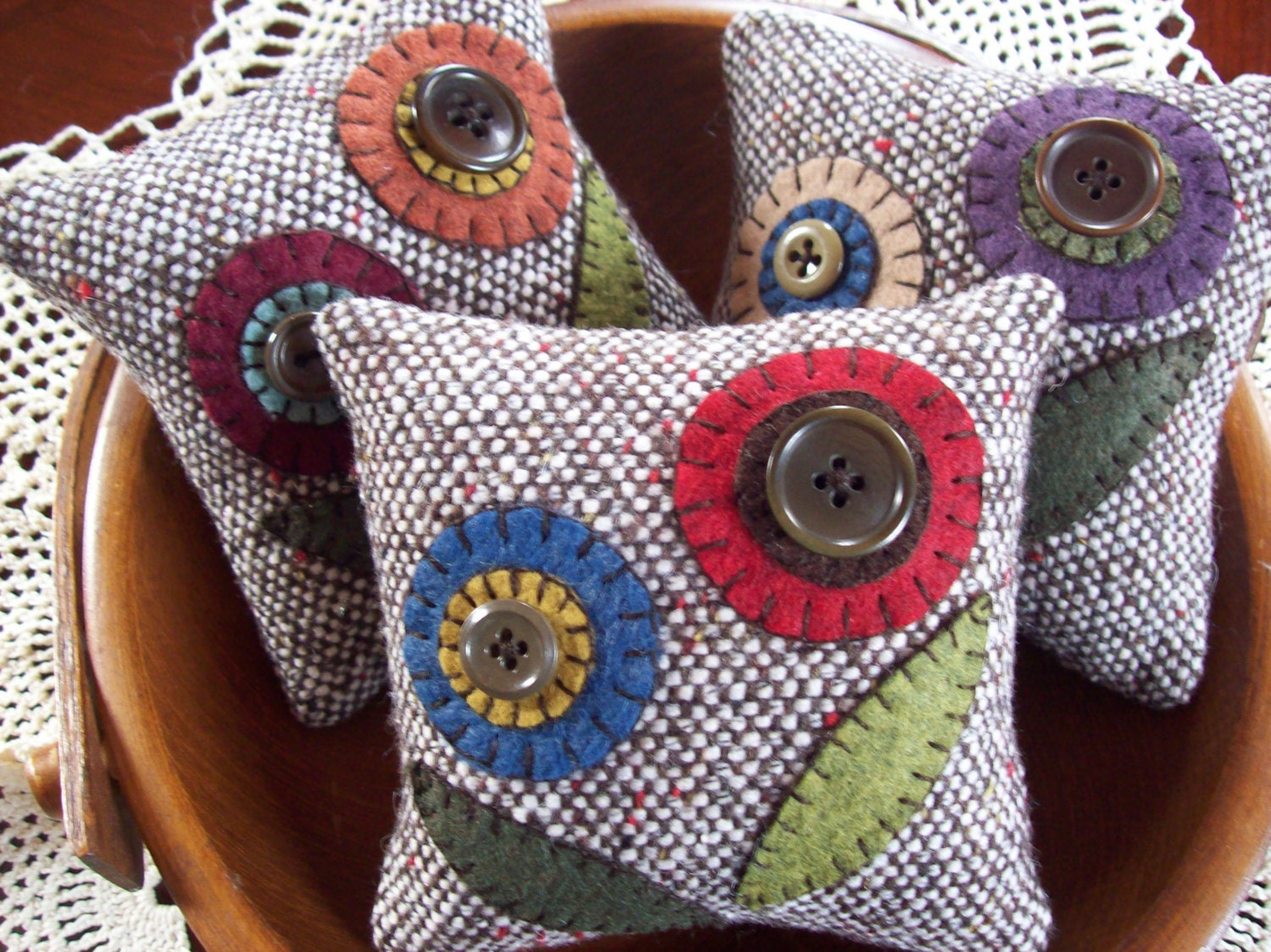 Penny Rug Flowers Bowl Filler Pillow Tucks