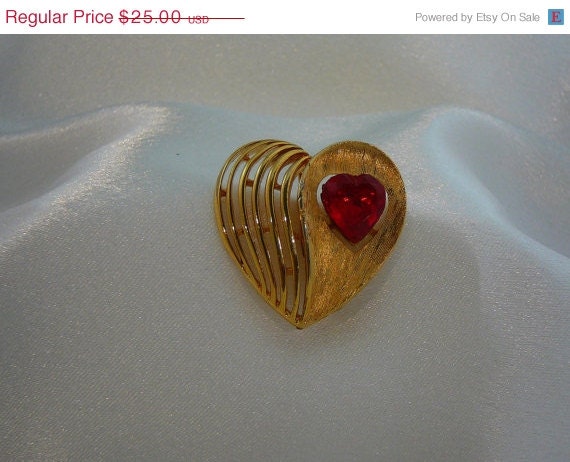 50% OFF Vintage J.J. Gold-Tone Heart Brooch / Pin with Red Heart Shape Gem