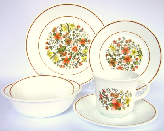 24Pc Vintage Corelle Indian Summer Dinnerware by CedarRunVintage