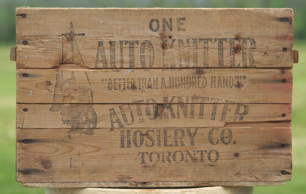 Antique rare 1900 French Auto Knitter Hosiery Co. Toronto Large Wooden Crate Box shops photo props storage etc.