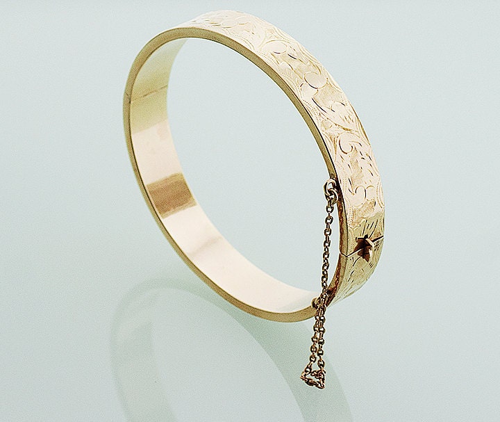 Vintage Engraved 14K Yellow Gold Bangle