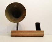 Rare 11 inch Magnavox Acoustic iPhone Speaker Dock -Ready to Ship-