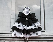 Brooch, cameo, pin, woman brooch, black, white, girl, dress with polka dots
