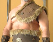 Medieval Gladiator Single Leather Shoulder Armor with Fur