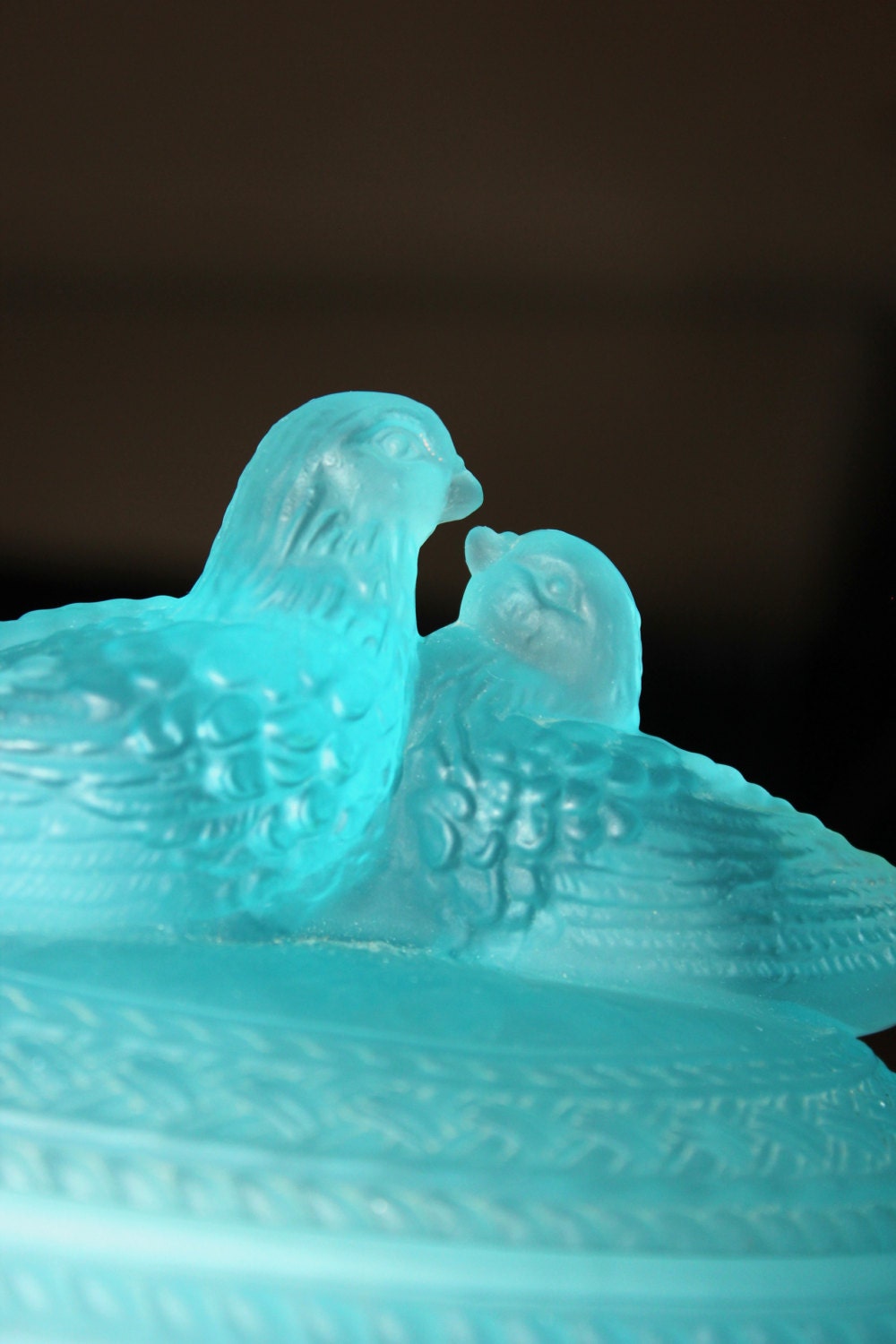 Westmoreland love birds dish - collectable blue glass