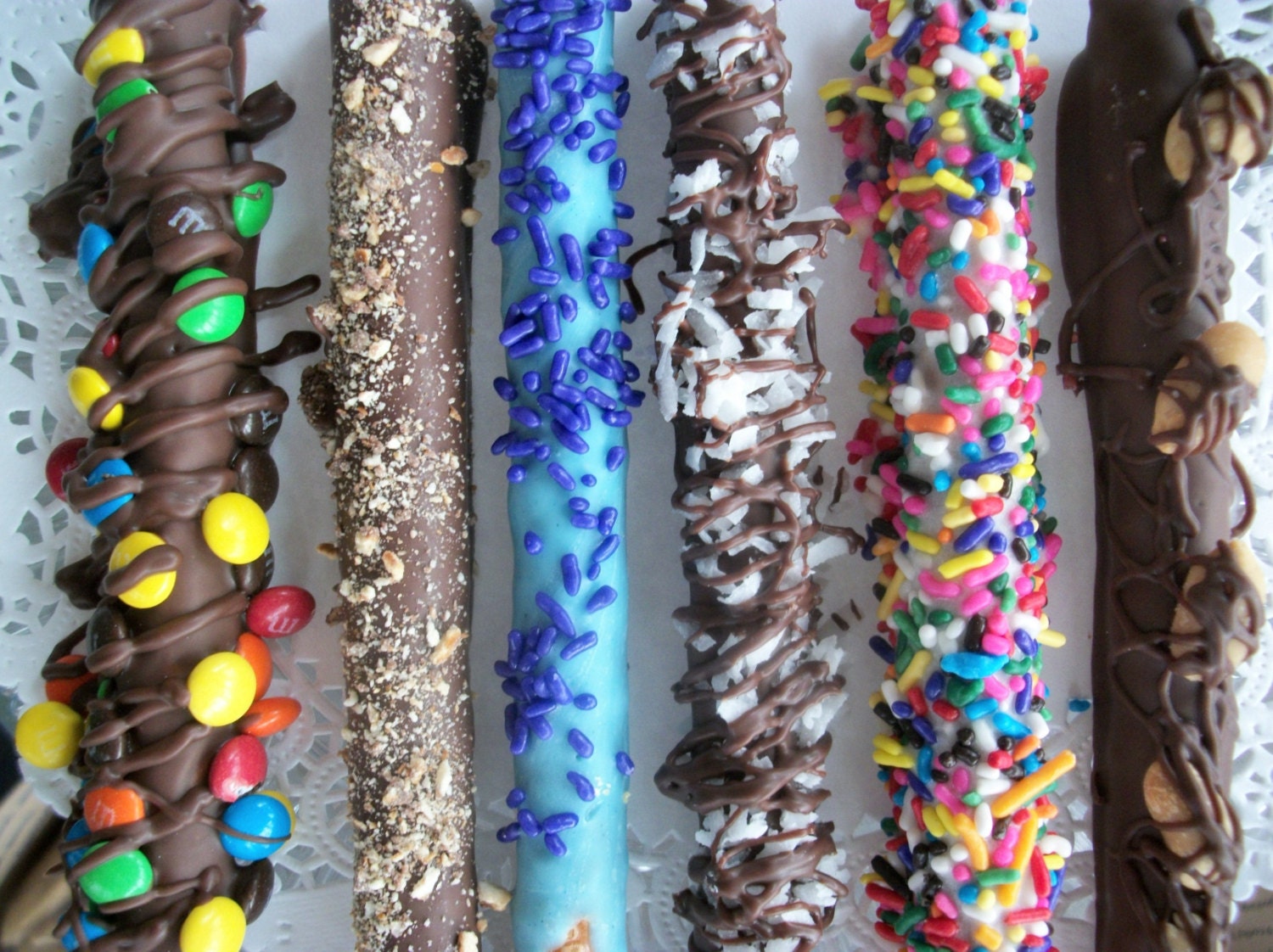 Chocolate Covered Pretzels Sticks, Birthday party favors, Wedding Favors, Celebrations, graduations, College Gifts