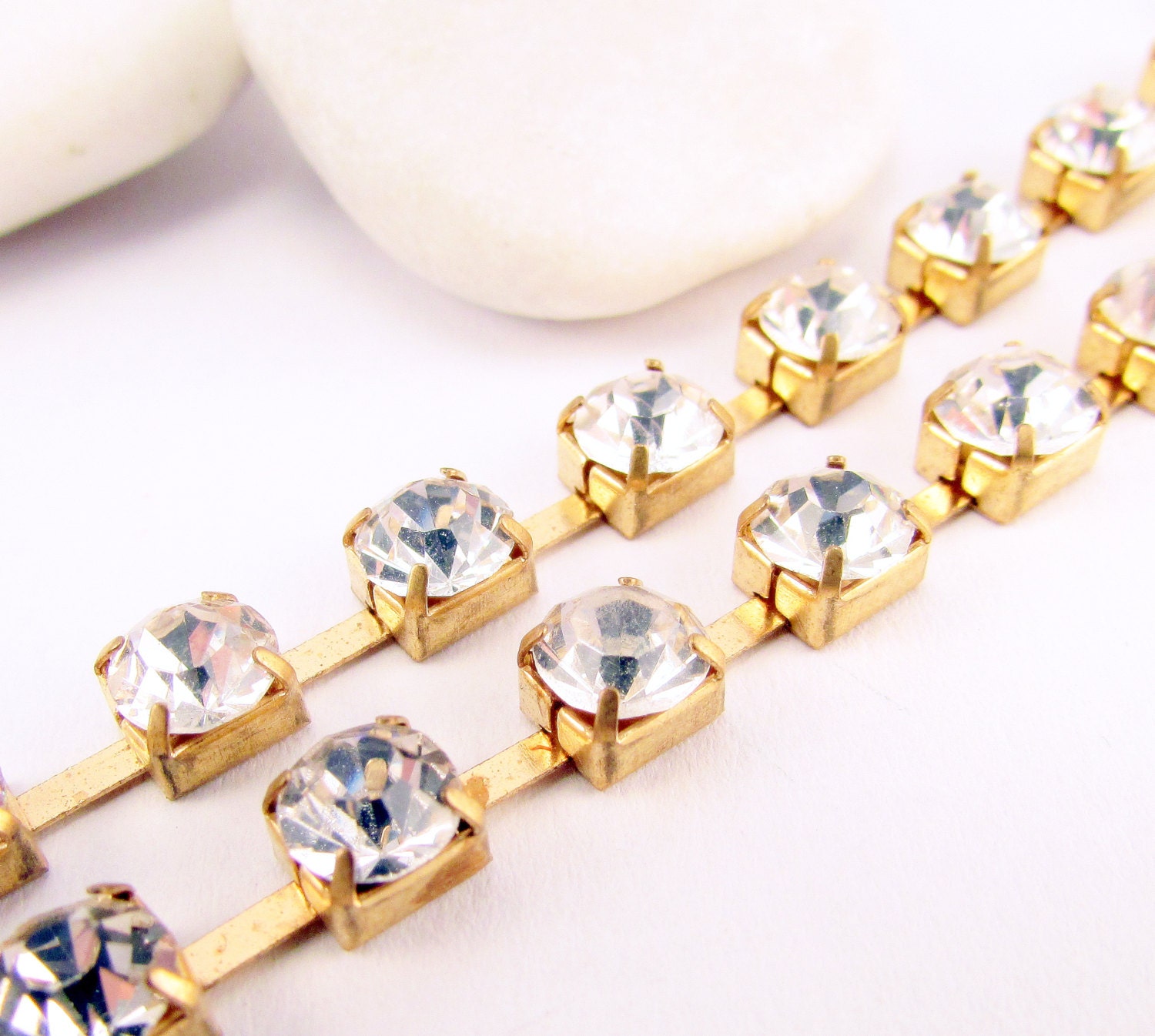 Rhinestone Prong Setting Chain, Gold Tone, 1 meter-3 feet, 5,5 mm // CHN-013