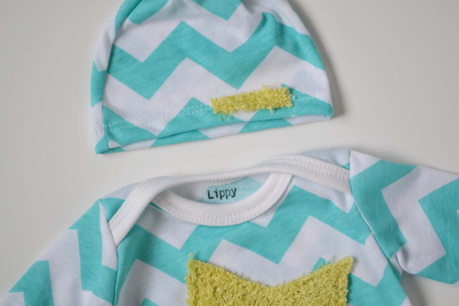 Chevron baby outfit. Gown and hat.  Aqua blue with light green fuzzy star.    (Made by lippybrand) - lippybrand