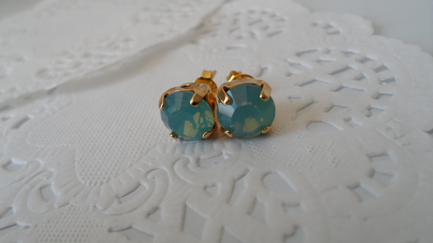Pacific Opal crystal post earring,swarovski crystal earrings,Green Opal Swarovski earrings