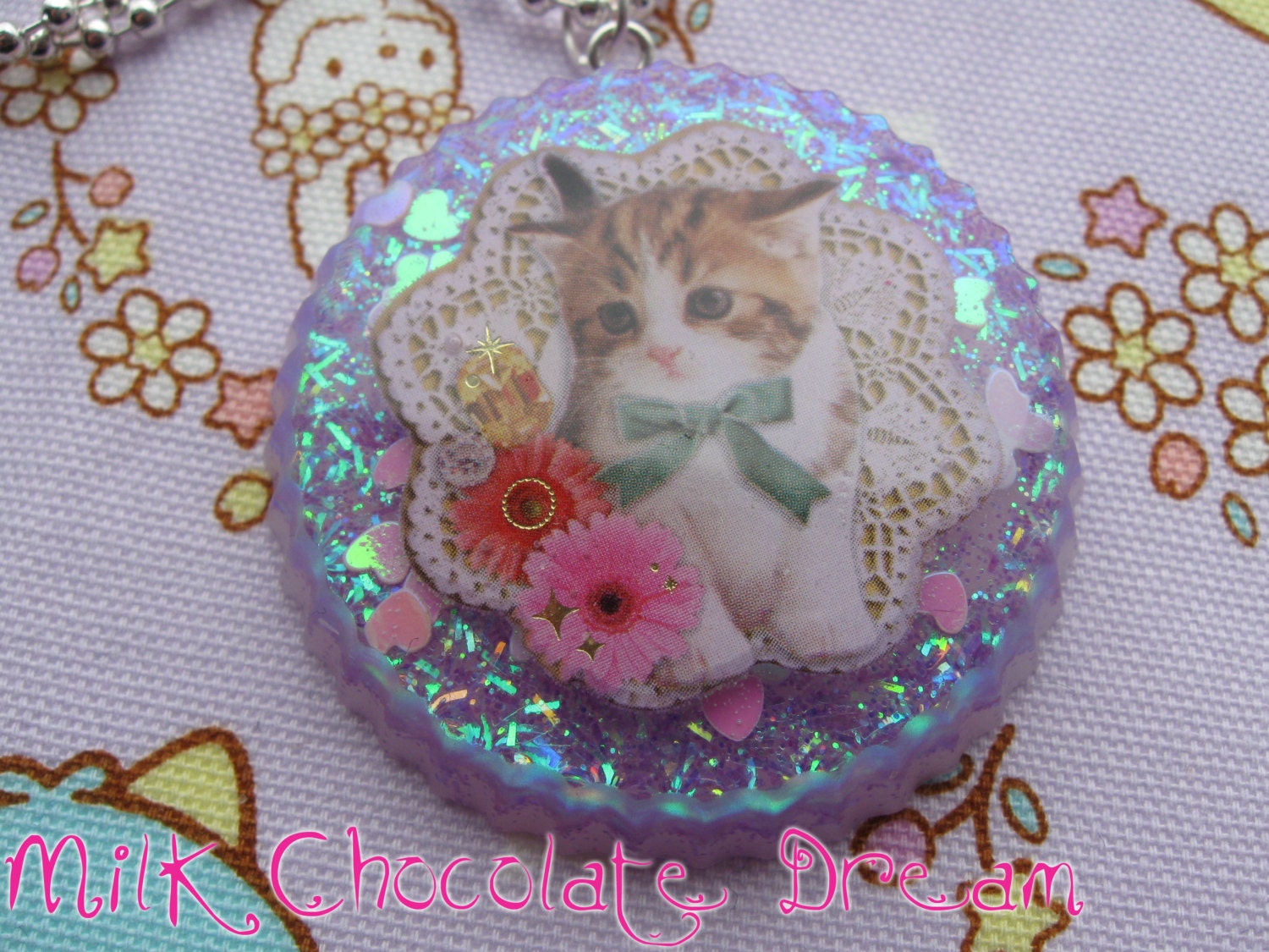 Flower Lace Kitten Resin Necklace