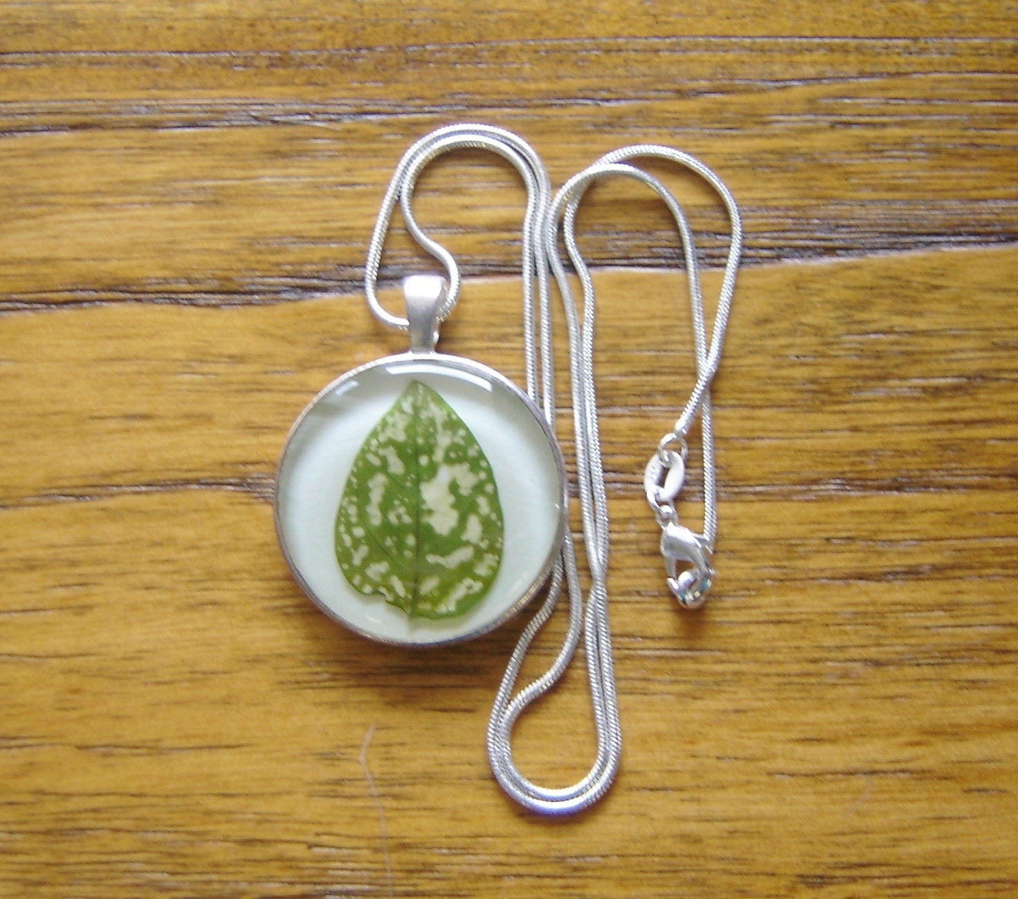 Natural Pressed Flower Leaf Jewelry Resin Pendant Necklace with 18" Silver Plated Chain.