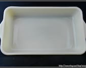 Vintage Fire King Baking Glass Anchor Hocking Oven Ware ivory milk glass casserole baking dish 1-1/2 Qt 10x6