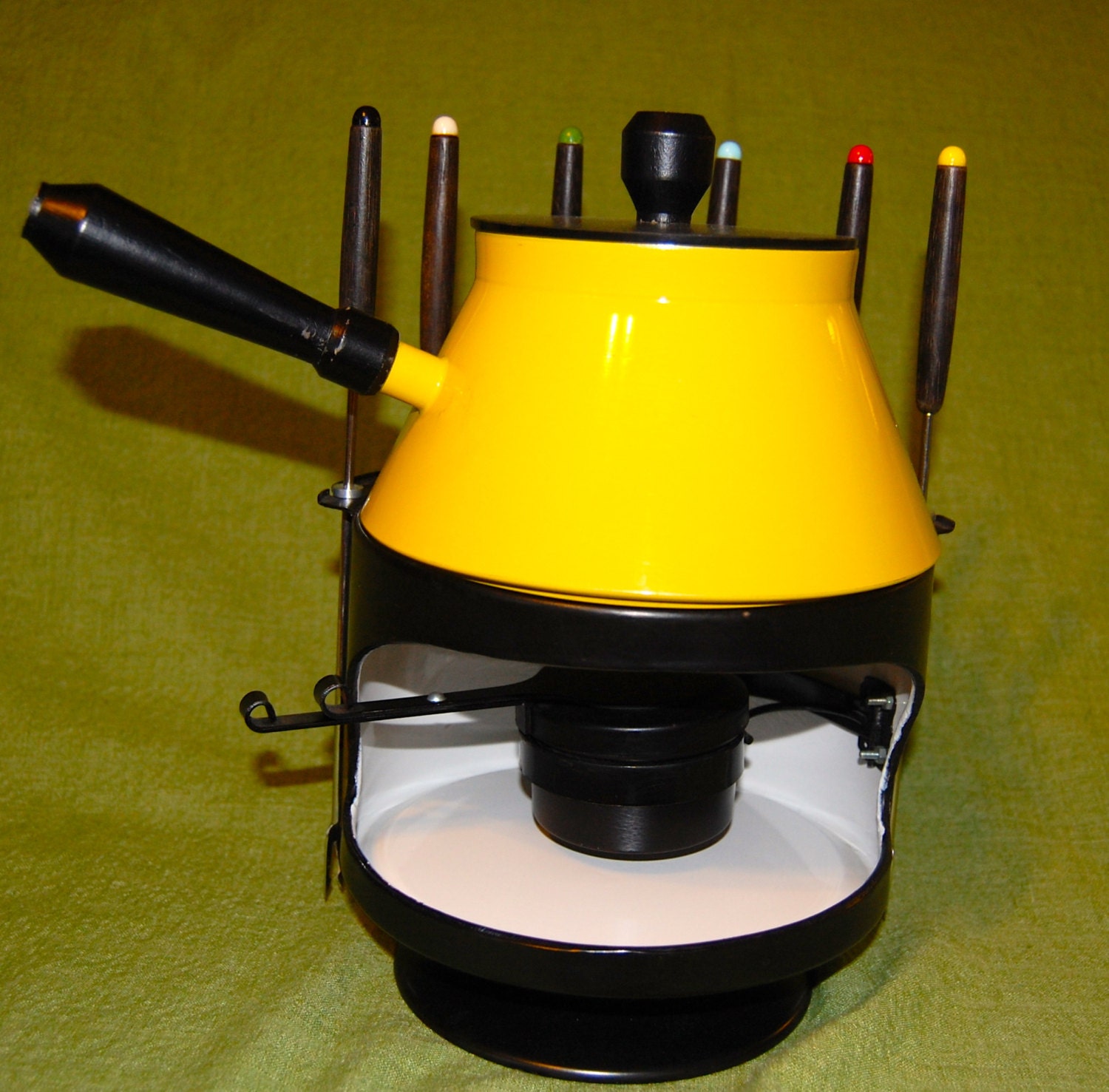 1970's Vintage Enamel Fondue Pot in Cheerful Yellow