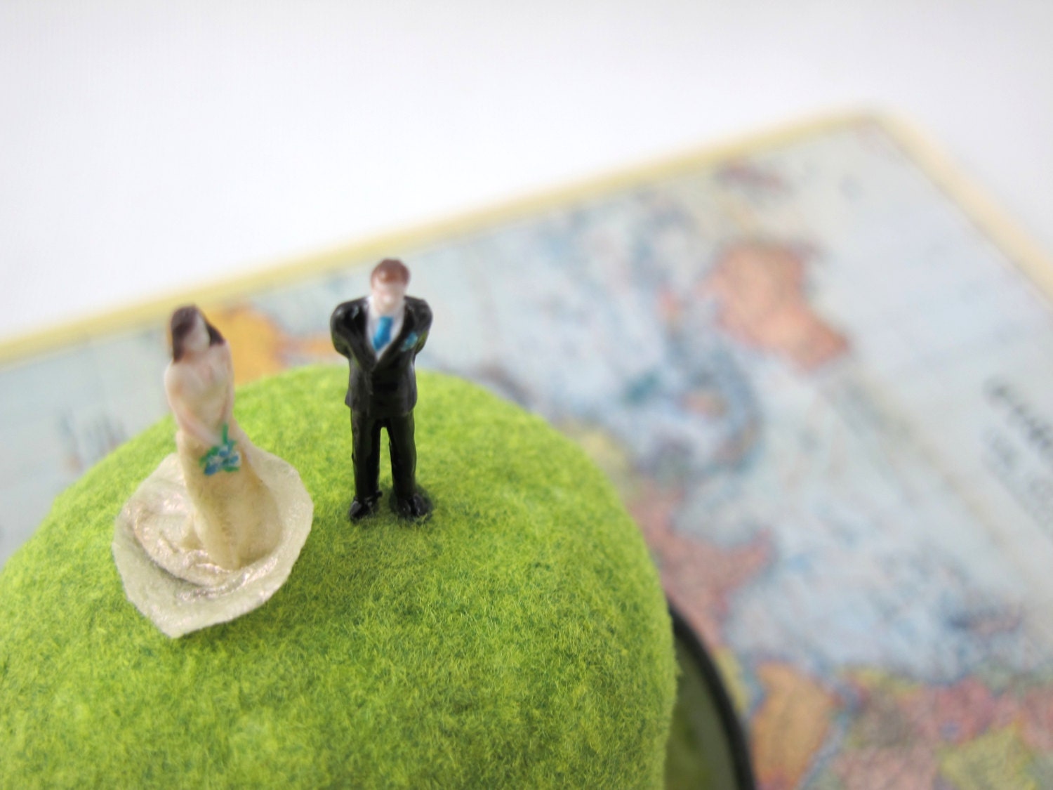 Custom Made Unique Wedding Gift, Bride & Groom Miniature Portrait Sculpture