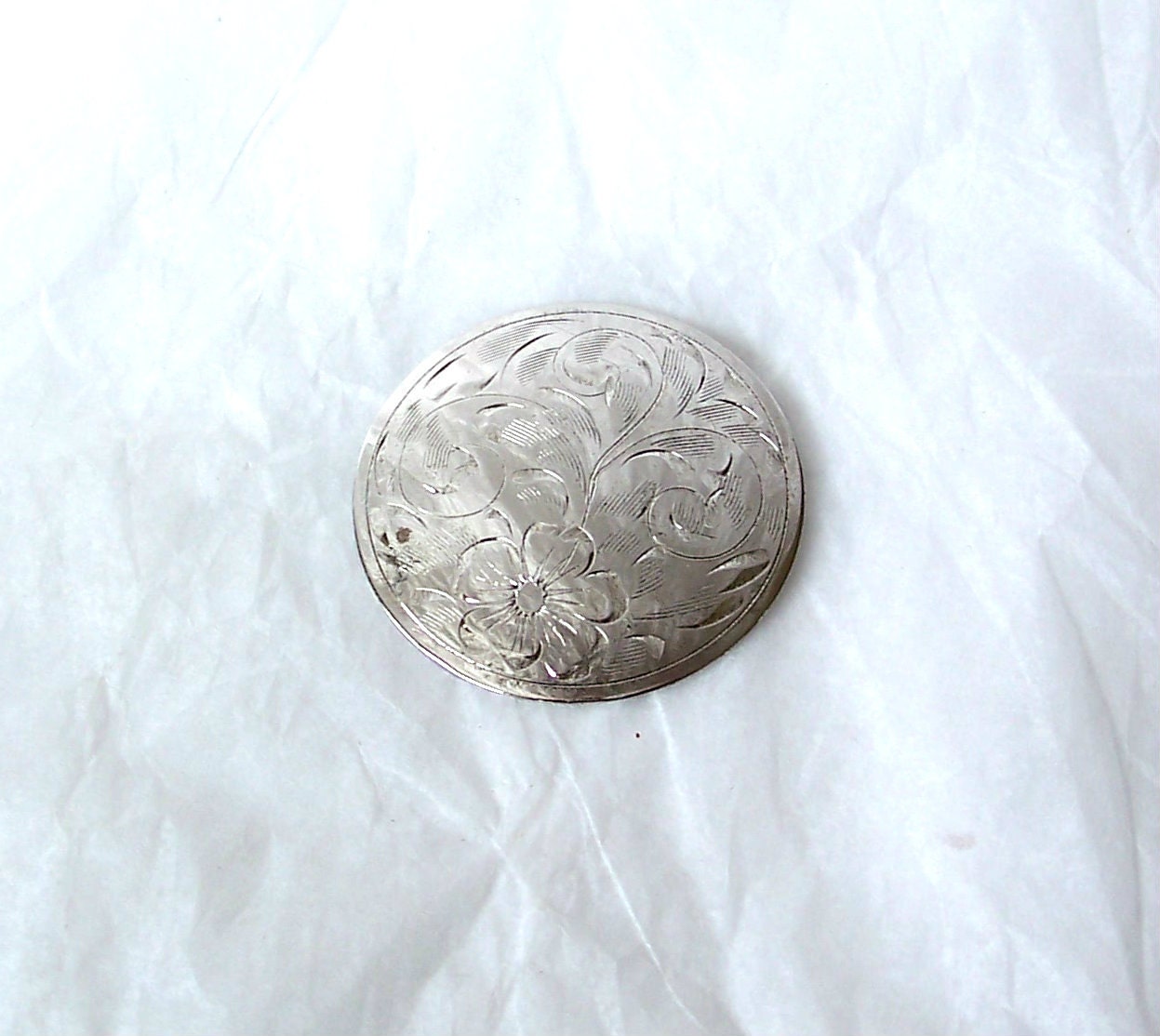 Vintage Sterling Dynasty Etched Brooch