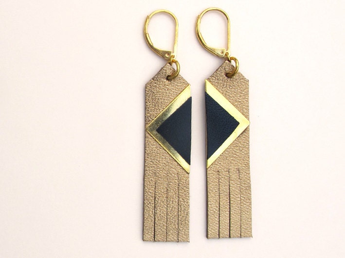 Sinki earrings gold, handmade in Paris, gold fringes, graphic design
