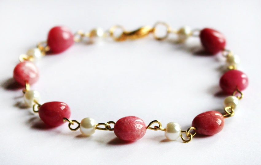 Pink glass beads and pearl bracelet gift for her best friend birthday
