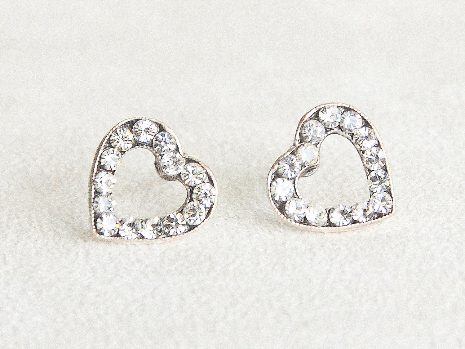 art deco clear crystal swarovski rhinestone heart post earrings wedding bridal jewelry bridesmaid jewelry flower girl jewelry