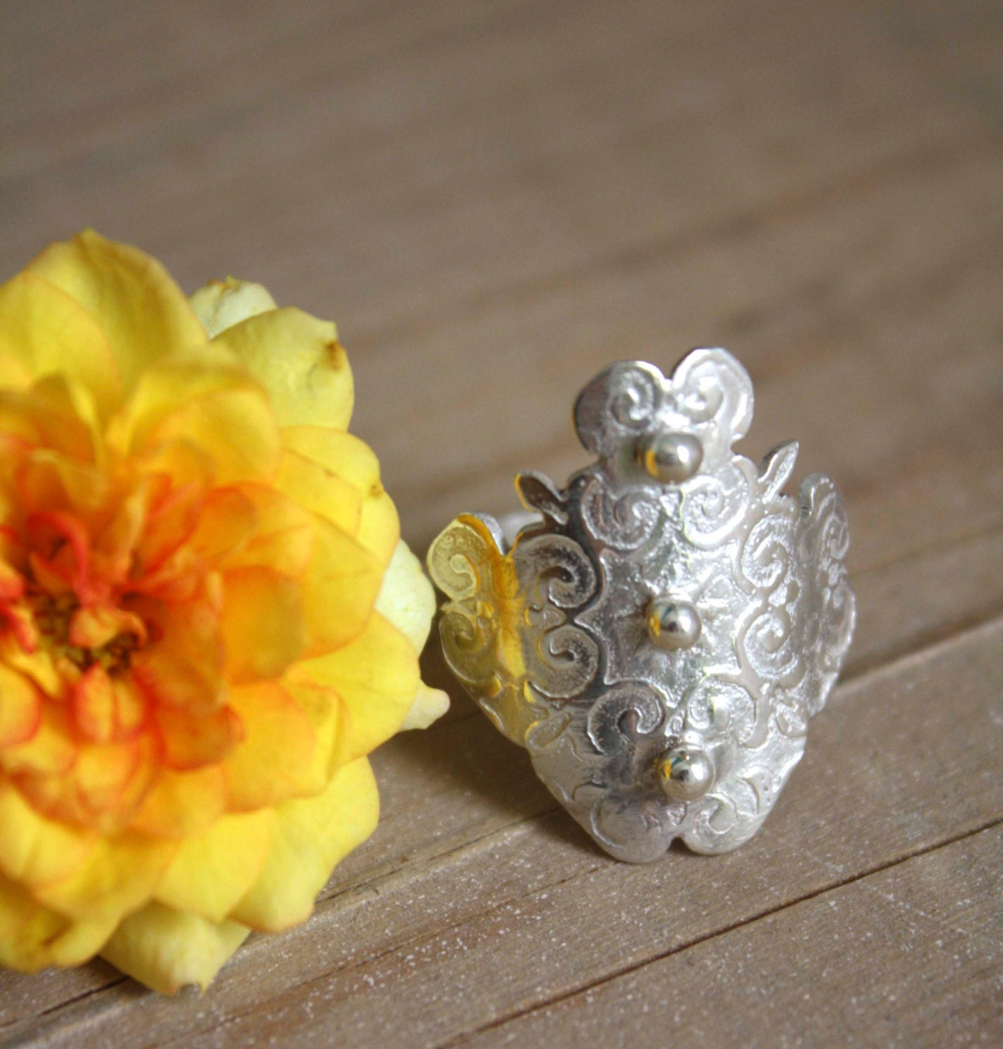 Renaissance sterling silver ring, Corset,