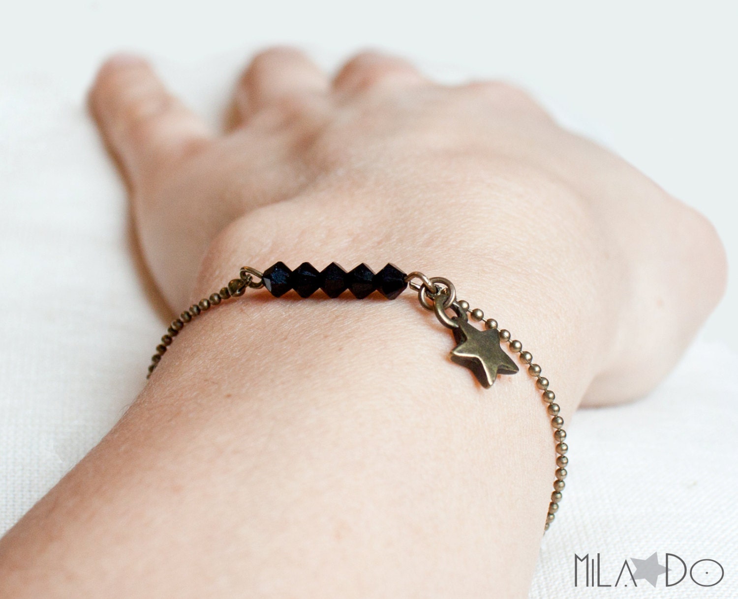 Eléa Bracelet - Swarovski bicone Crystal beaded bar brass star bracelet - Several colors - Friendship dainty bracelet - Modern & Minimalist