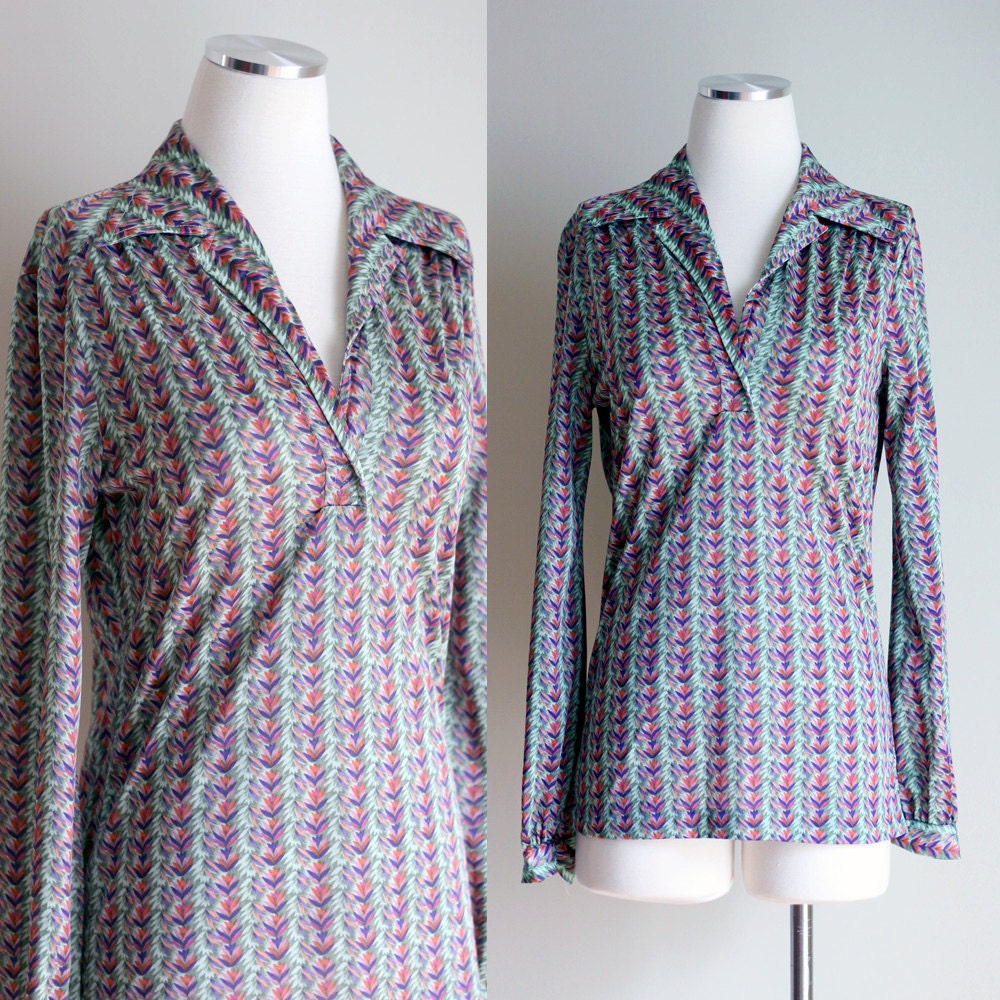 Vintage 1970s Feather Flower Print Blouse - Long Sleeves - Wide Collar - Size Small / Medium
