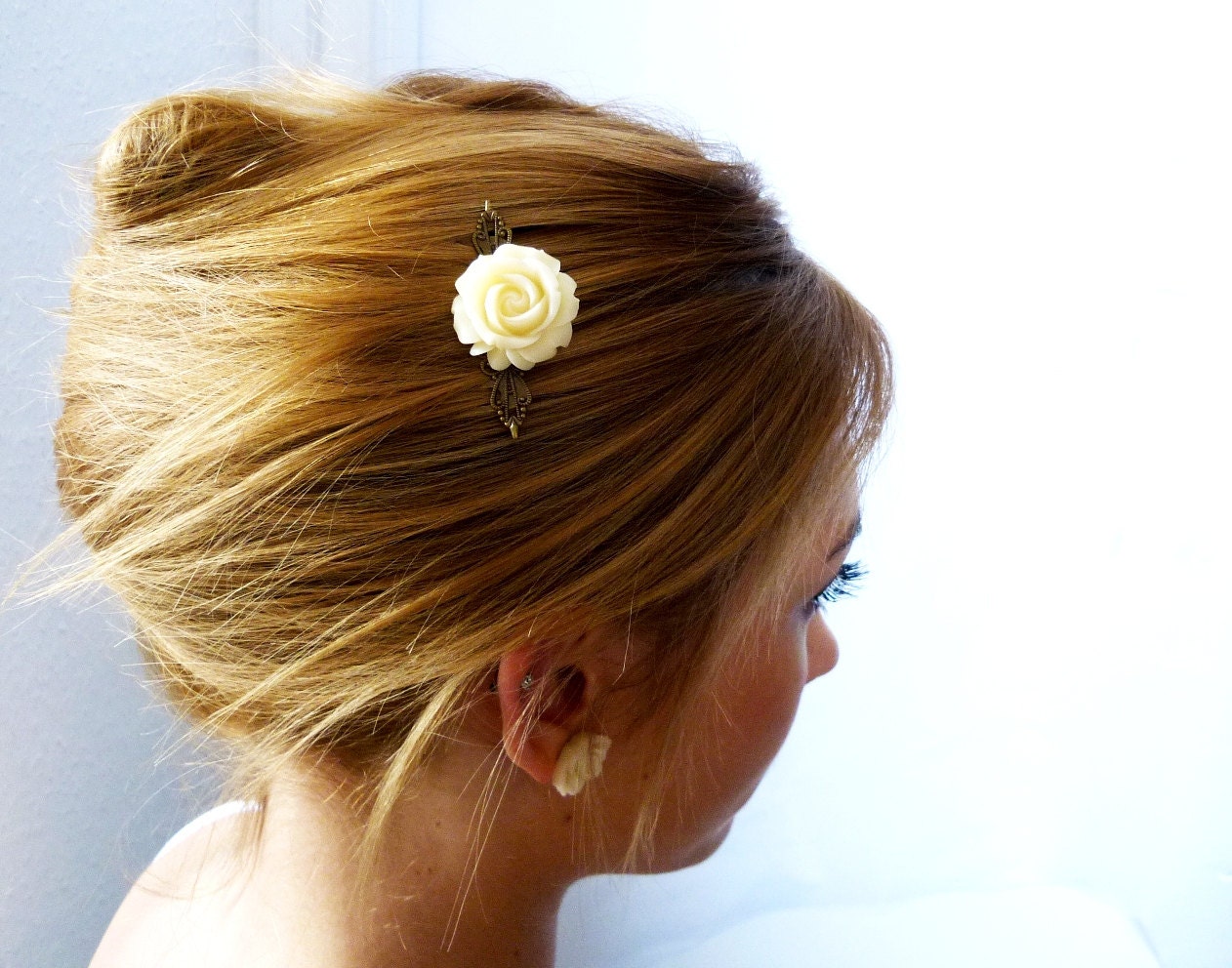 Wedding Hair Accessories, Bridal Hair Comb, Ivory Flower Bridal, Ecru White Vintage Weddings,Bronze. Free Shipping to EU, US, CAN