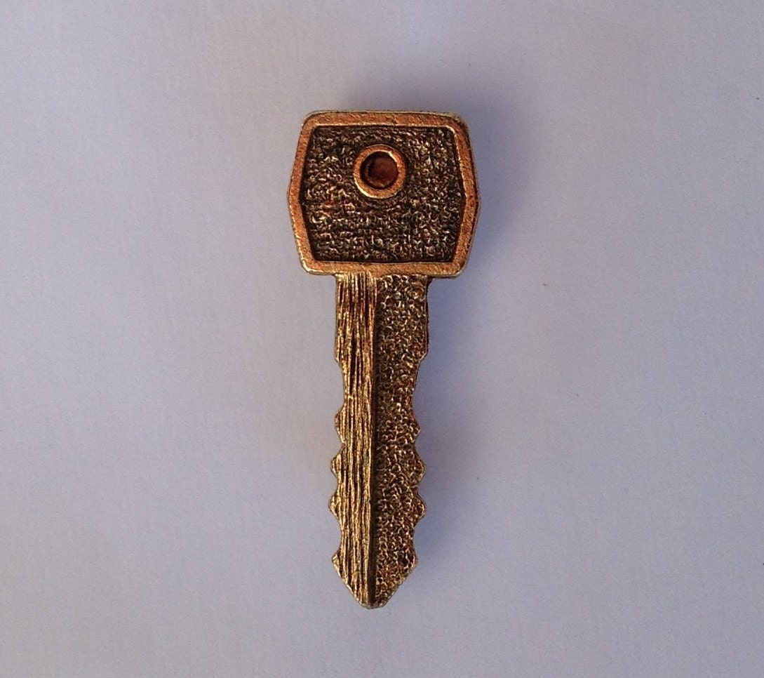 Unusual Vintage Key Pin