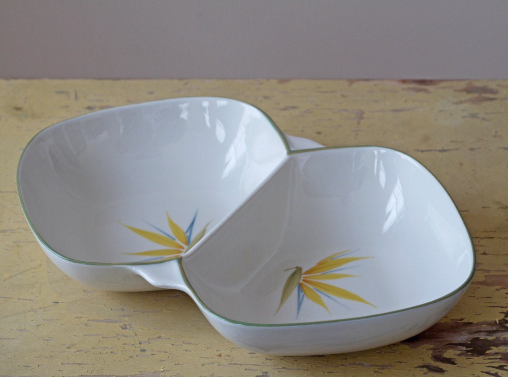 Vintage Winfield Bird of Paradise Pottery // 1940s Winfield Divided Vegetable Dish