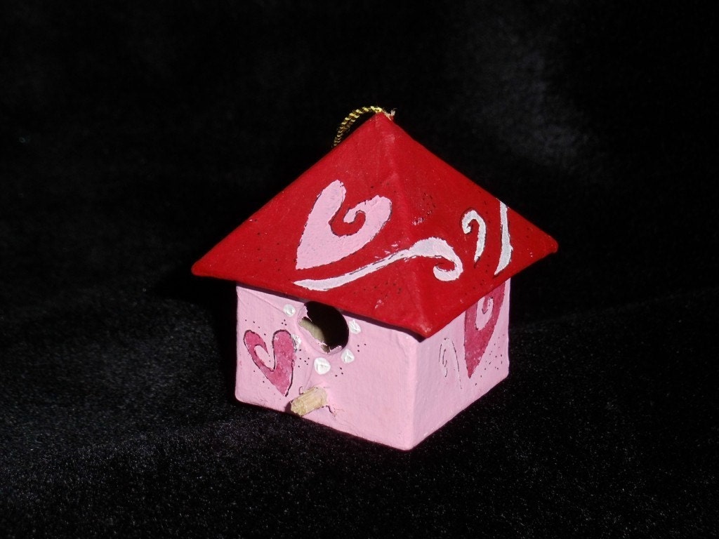 HANDMADE ornament bird house hand painted red pink love heart miniature easter