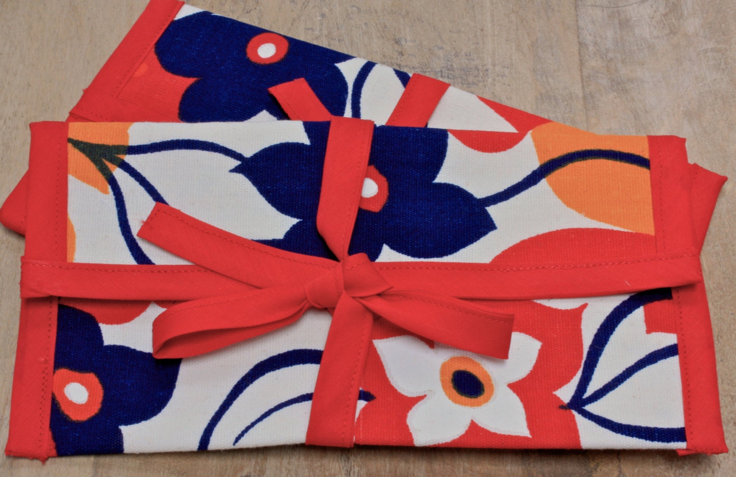Vintage 1960s Floral Fabric Travel Cosmetics/Jewelry Clutch
