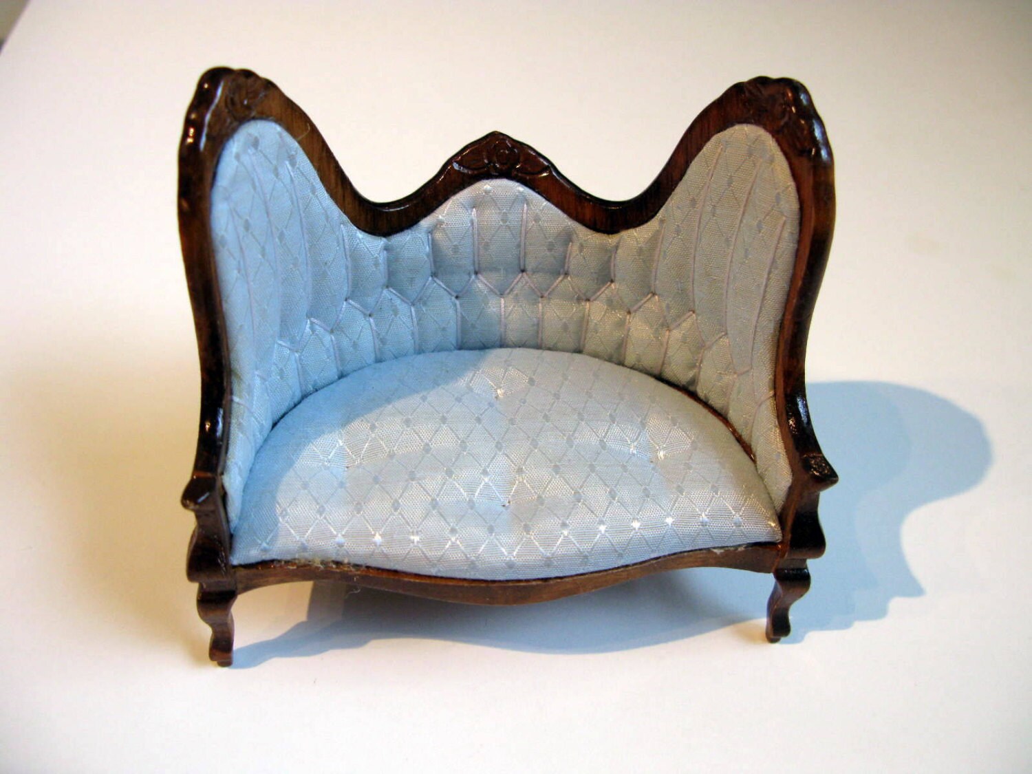 dollhouse victorian sofa