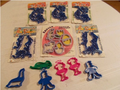 SALE   Vintage Group of 37 Assorted Plastic Cookie Cutters  Sports Soccer Football Christmas and Easter