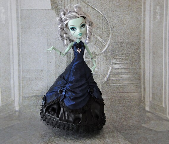 Cherche mains monster high Il_570xN.461678473_atkw