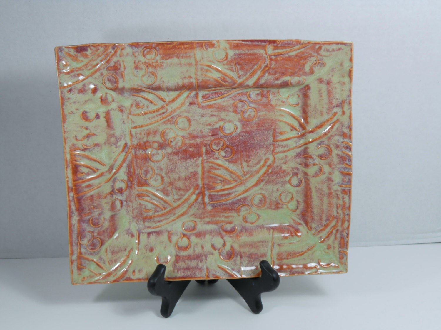 Plum and light green ceramic tray or serving dish with textured design S11