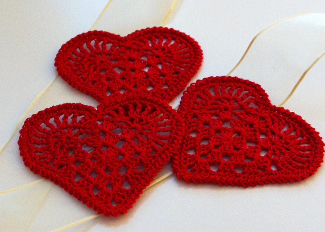 Crochet Hearts Appliques Set of 3 Valentines Day Ornament home decorating - GetTangled
