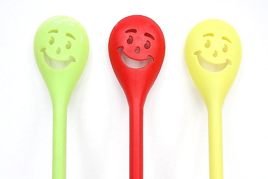 Vintage Kool Aid Mixing Spoon Retro Plastic Spoon Red Green Yellow Kitsch Kitchen Summer Housewares