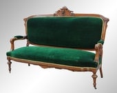 16097 Antique Victorian Walnut Carved Sofa with Jenny Lind Head