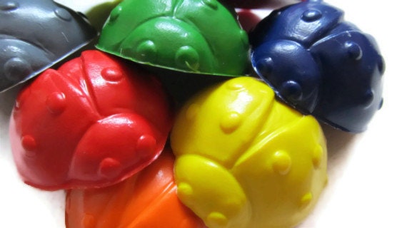 Lady Bug Crayons set of 20 - party favors - recycled crayons