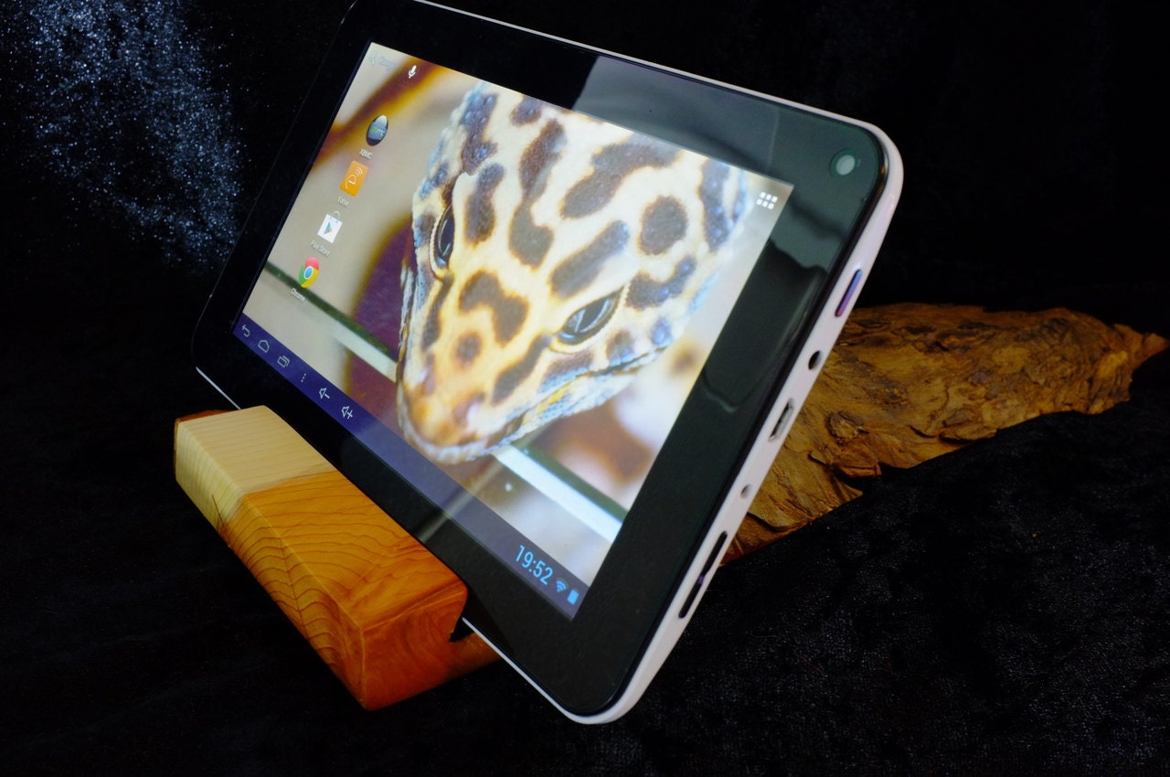 Wooden tablet stand (Nexus 7, Kindle, iPad Mini, iPhone, iPad)