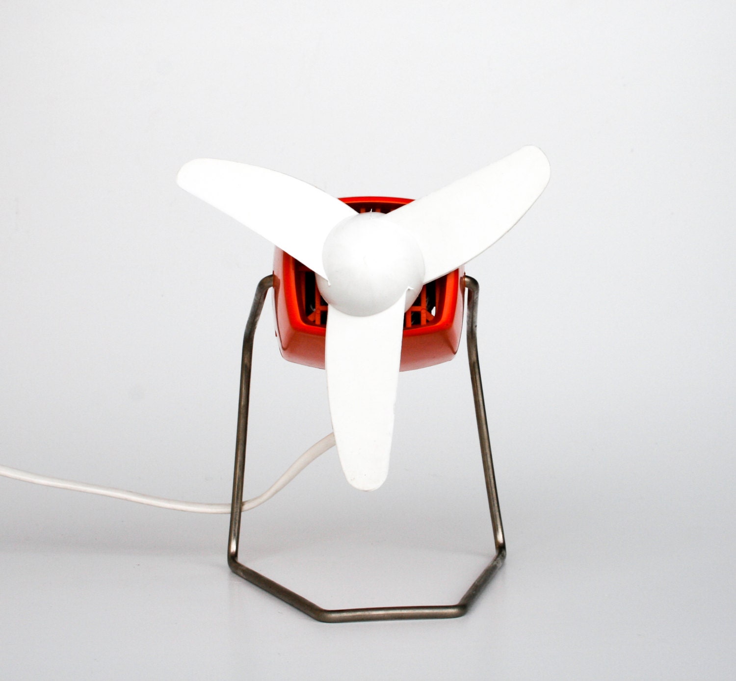 Retro Electric Table Desk Fan by Privileg, 70's Electric Appliance in Bright Orange Tagerine